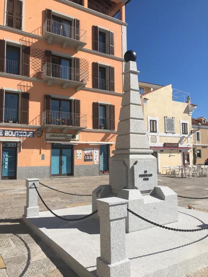 Maison Sur L'Ancien Port, La Maddalena La Maddalena  Exteriör bild