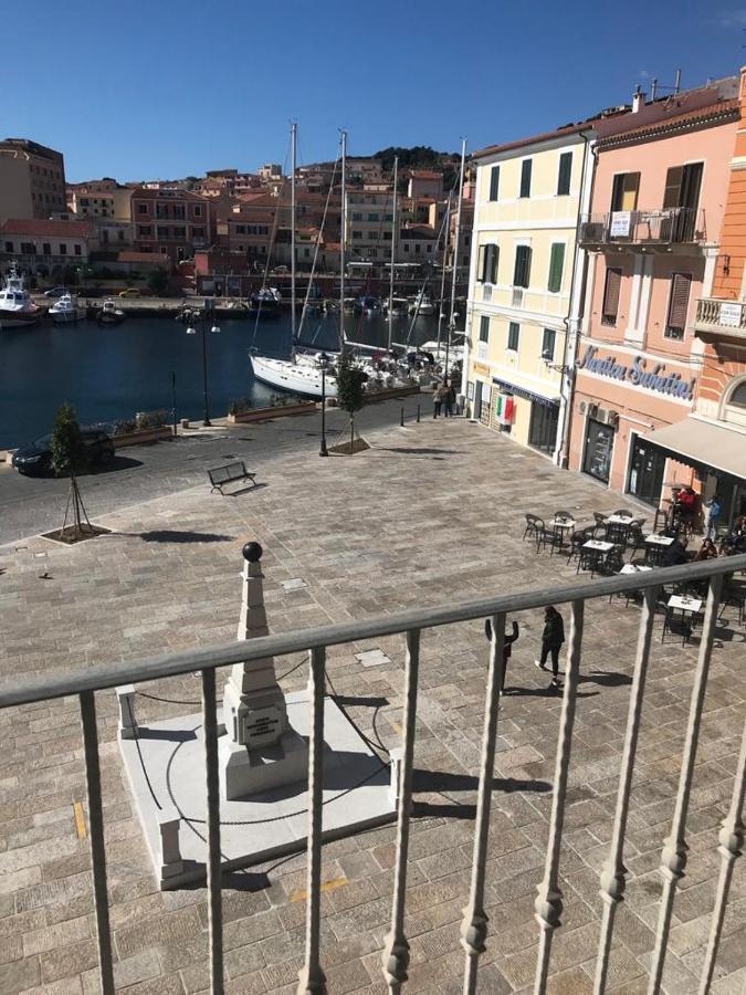 Maison Sur L'Ancien Port, La Maddalena La Maddalena  Exteriör bild