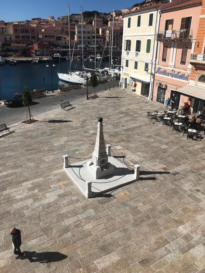 Maison Sur L'Ancien Port, La Maddalena La Maddalena  Exteriör bild