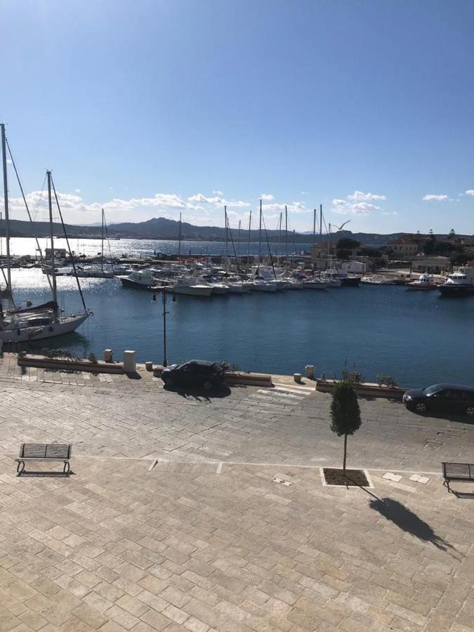 Maison Sur L'Ancien Port, La Maddalena La Maddalena  Exteriör bild